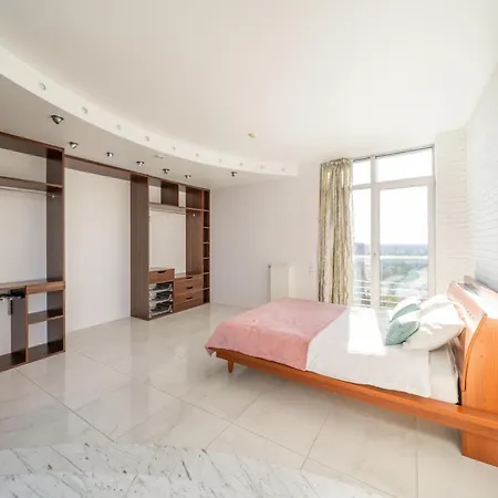Skypenthouse & With Free Parking * Riga