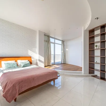 Skypenthouse & With Free Parking Lejlighed Riga
