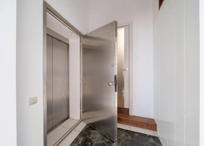 Dzīvoklis Skypenthouse & With Free Parking Riga