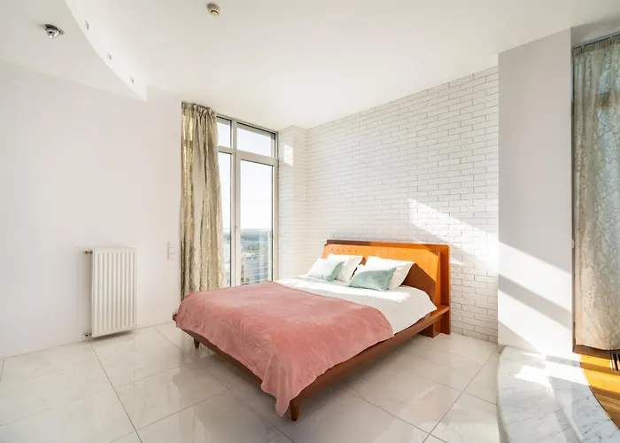 Skypenthouse & With Free Parking Dzīvoklis *