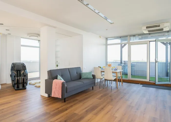 Dzīvoklis Skypenthouse & With Free Parking *