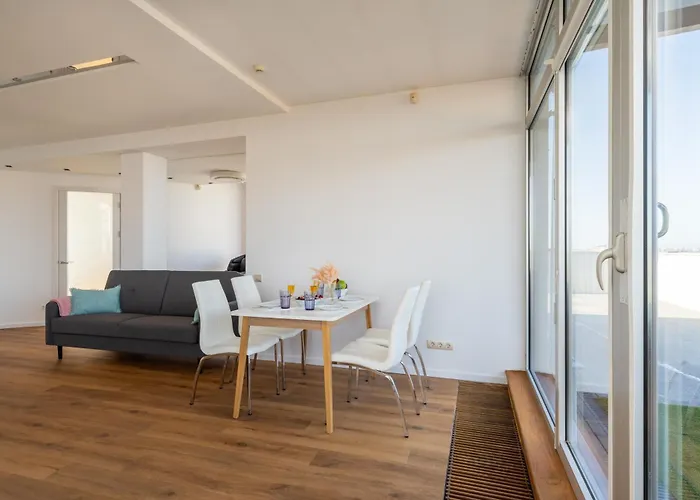 Dzīvoklis Skypenthouse & With Free Parking Riga