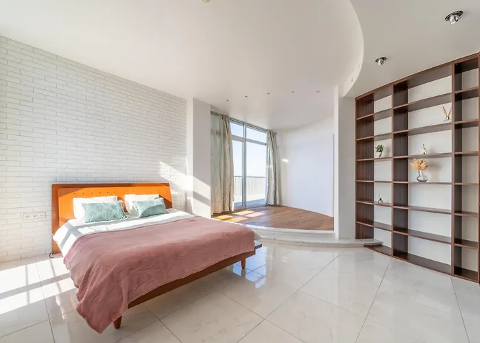 Skypenthouse & With Free Parking Dzīvoklis Riga