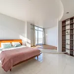 Skypenthouse & With Free Parking 公寓 里加