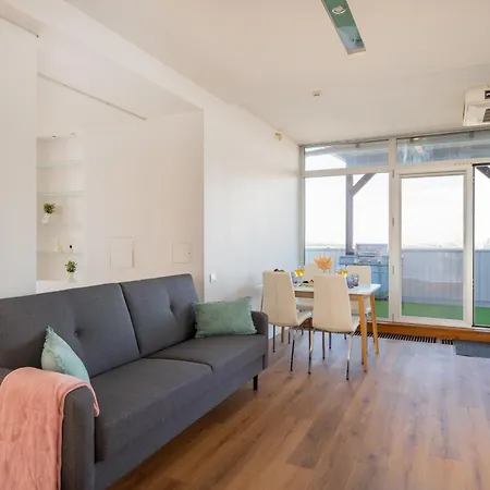 Skypenthouse & With Free Parking *