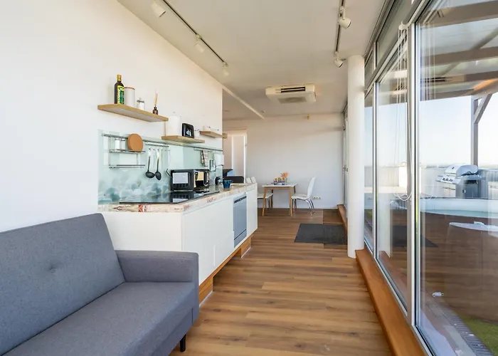 Skypenthouse & With Free Parking Рига